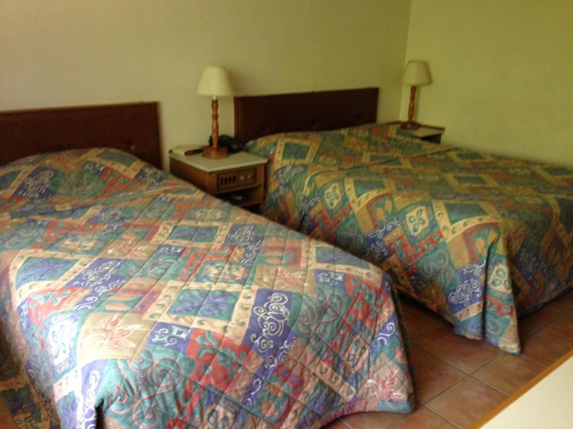Acacia Court Hotel Cairns Eksteriør billede