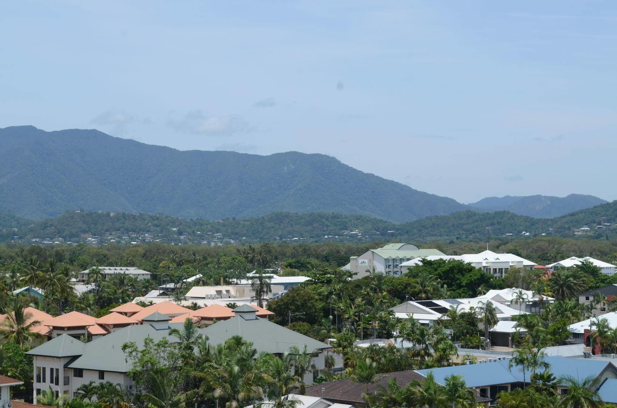 Acacia Court Hotel Cairns Eksteriør billede